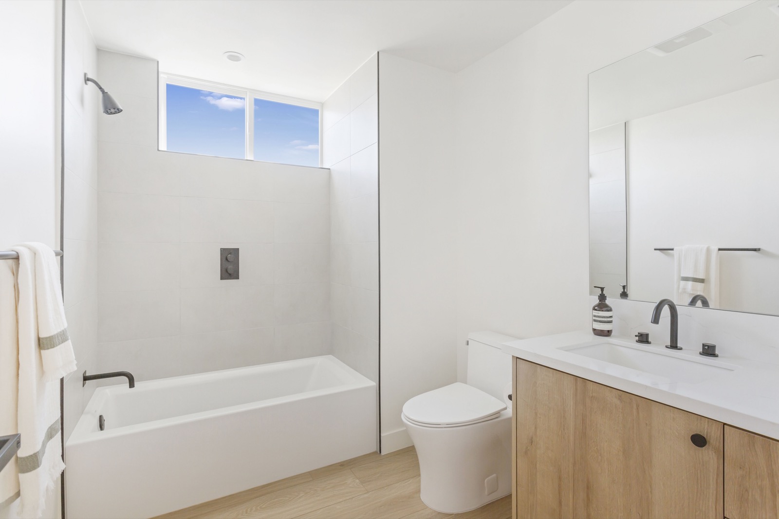 Residences at 27th Street West Adams