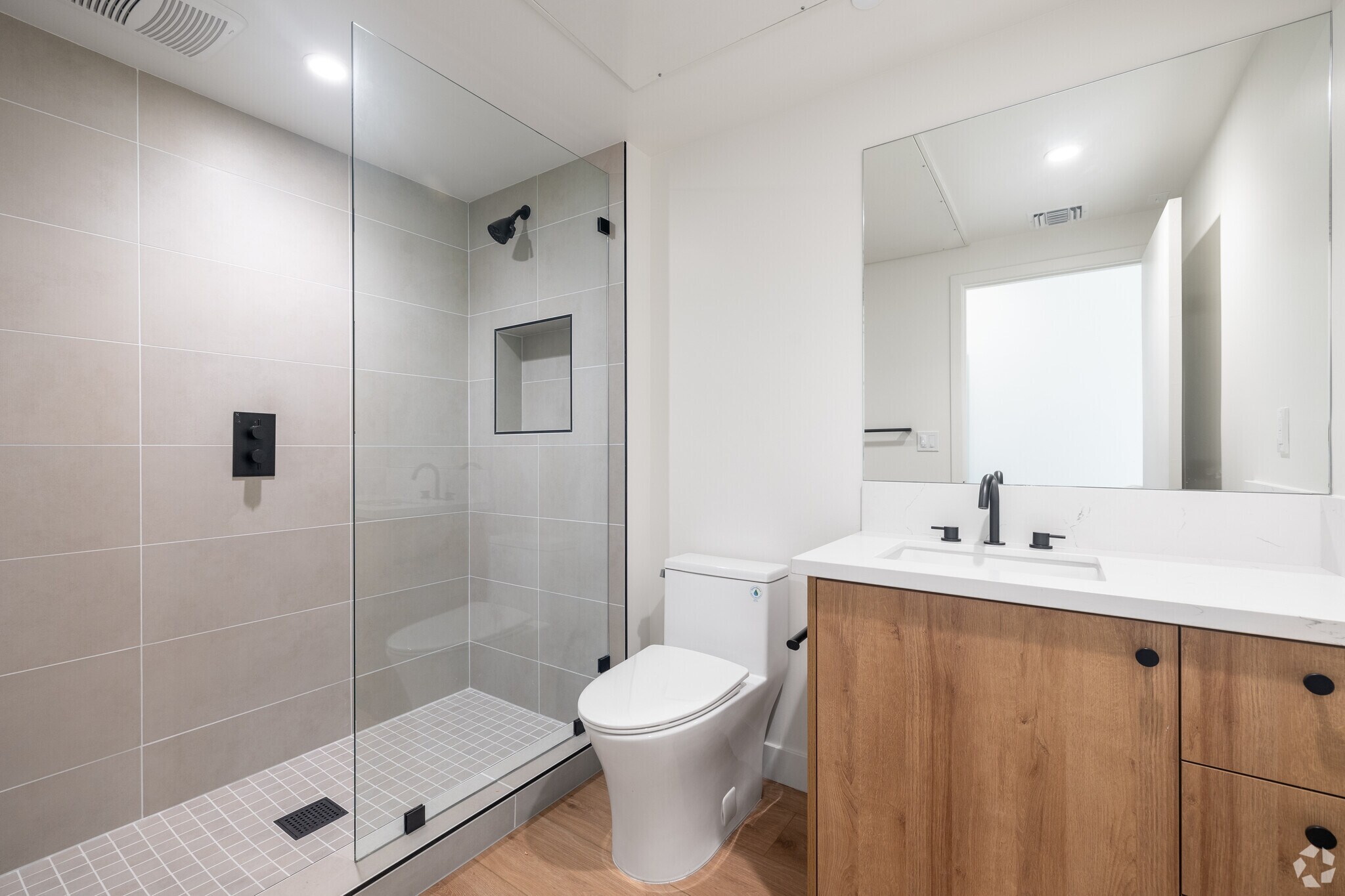 Residences at 27th Street West Adams